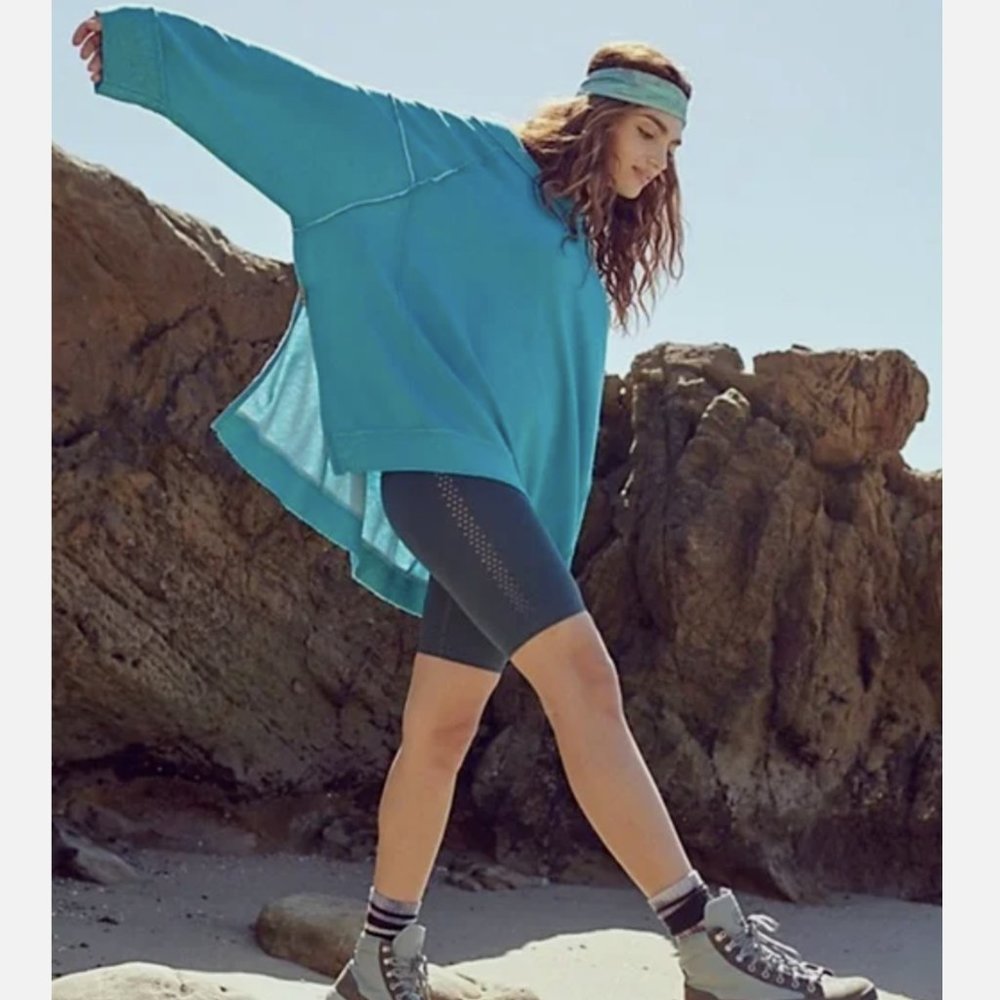 FREE PEOPLE TEAL BLUE SUN SEEKER OVERSIZED SOFT SWEATER